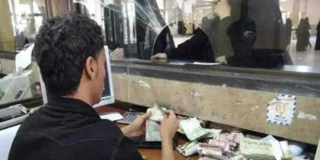 بكم أصبح الدولار والريال السعودي في اليمن؟
